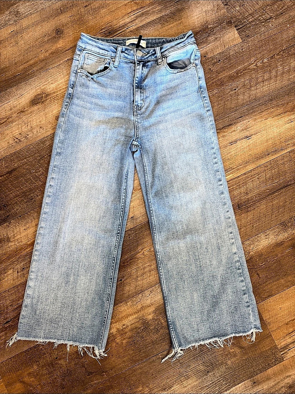 Risen Jeans Cropped Wide Leg Frayed Hem Jeans in Blue